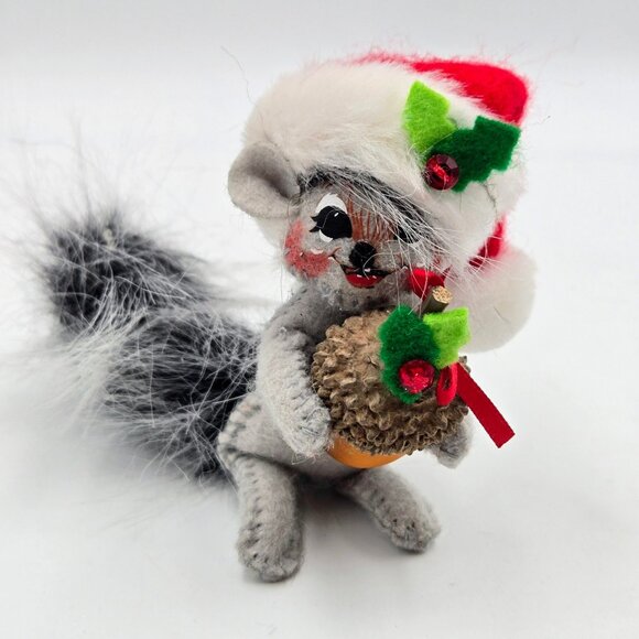 Annalee Winter Woods Squirrel Santa Hat Acorn Ornament Christmas 2008 Read - Picture 5 of 12